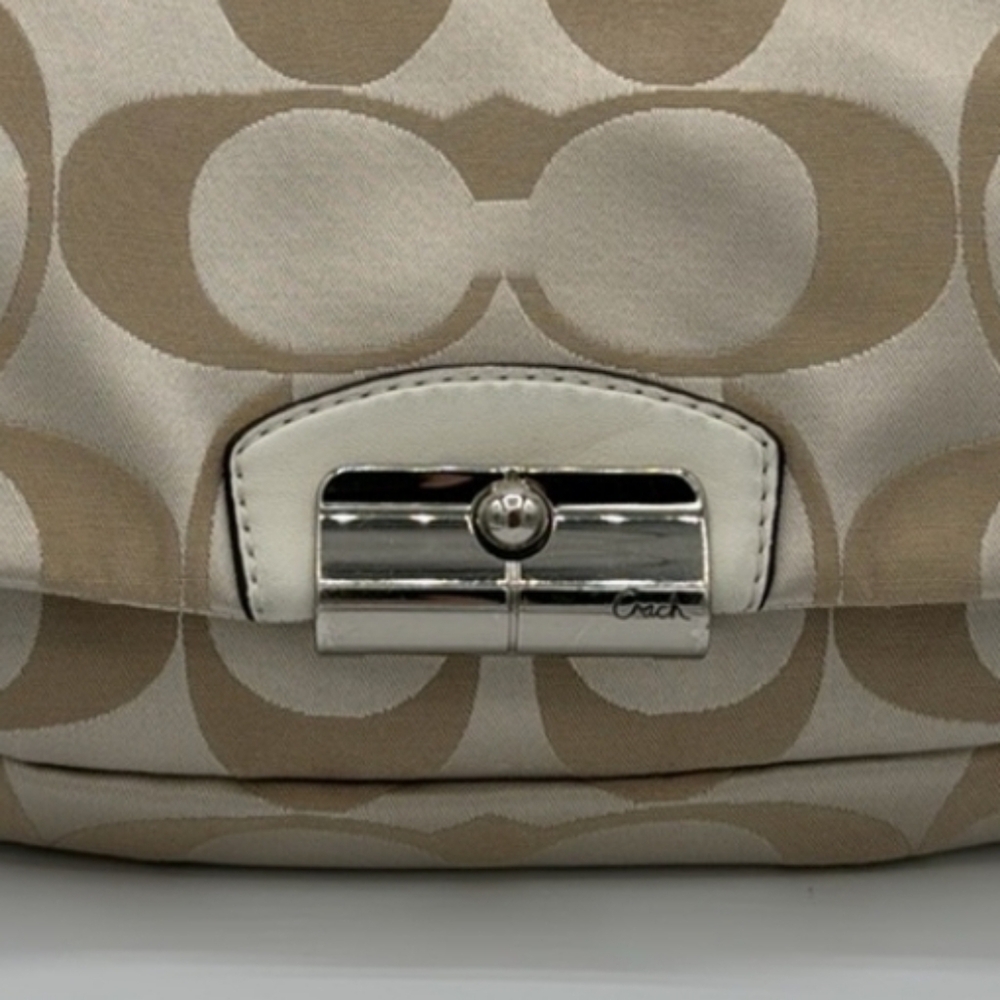 Coach Cream Shoulder Bag - Picture 8 of 12